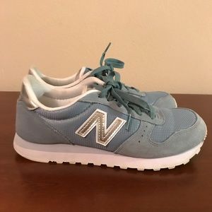New Balance women’s 311 - smokeblue